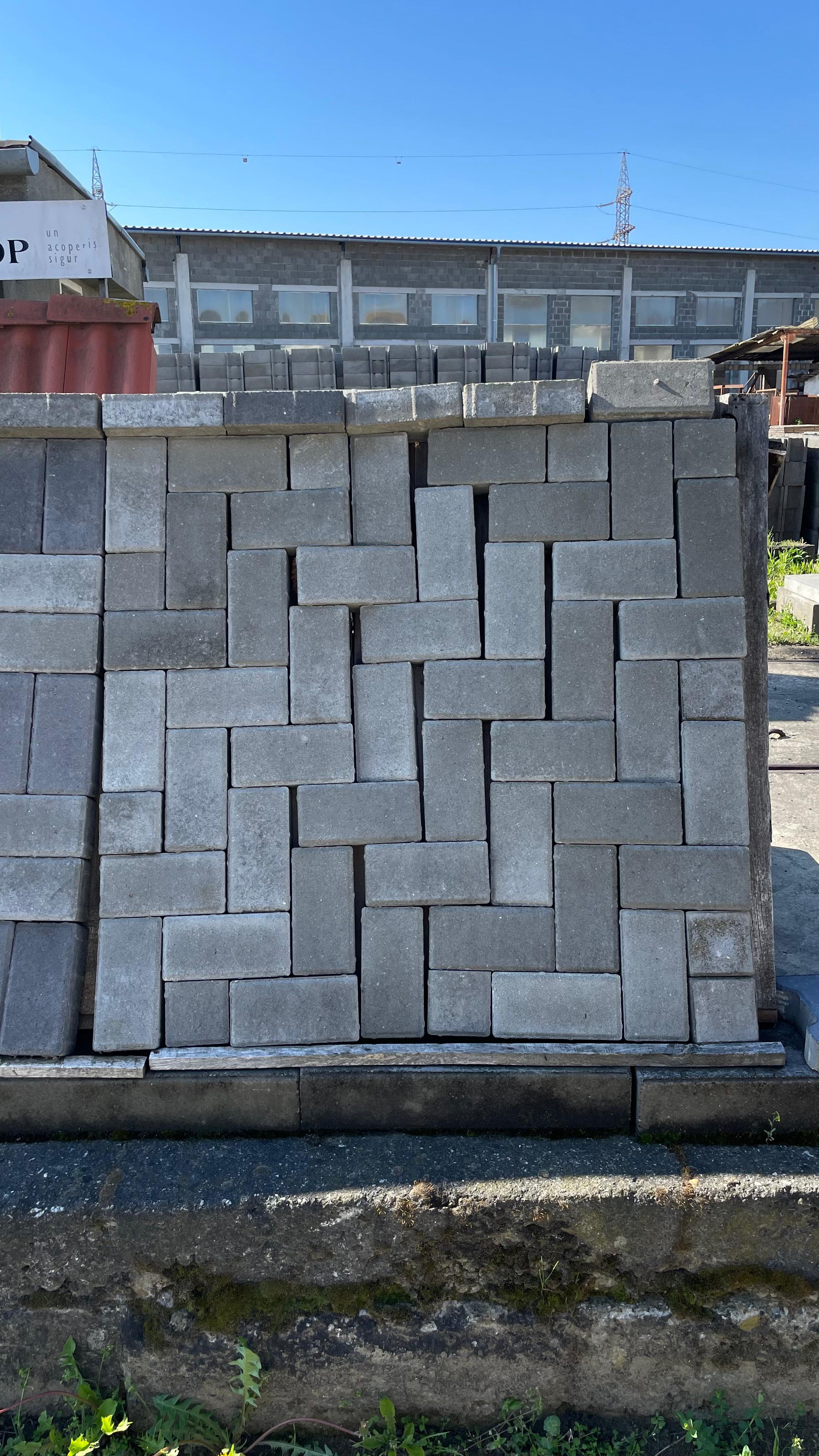 Pavaj dreptunghiular Mediaș — SIC Euro Arcada Construct