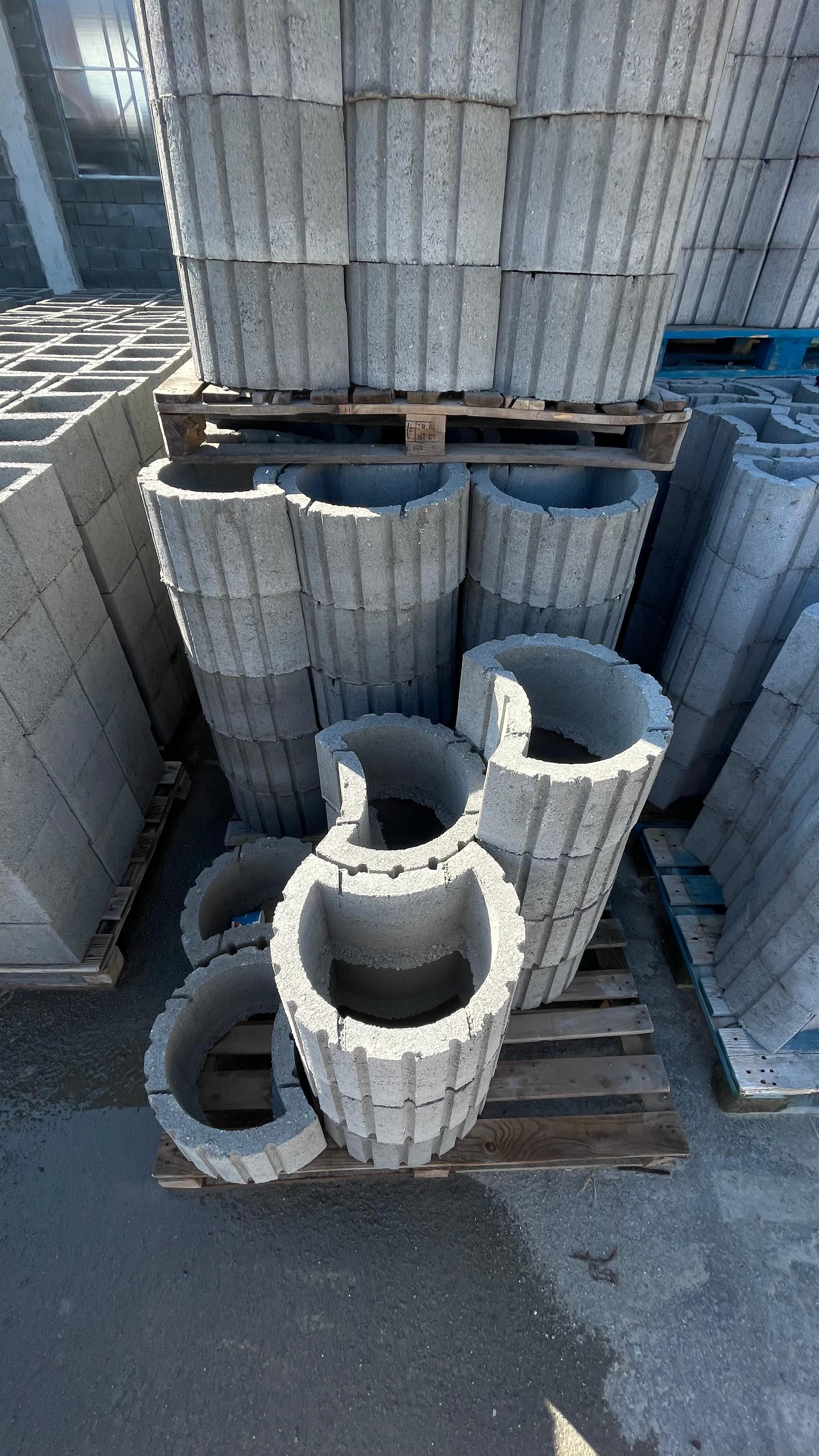 Dora jardiniere rustice piatră Mediaș — SIC Euro Arcada