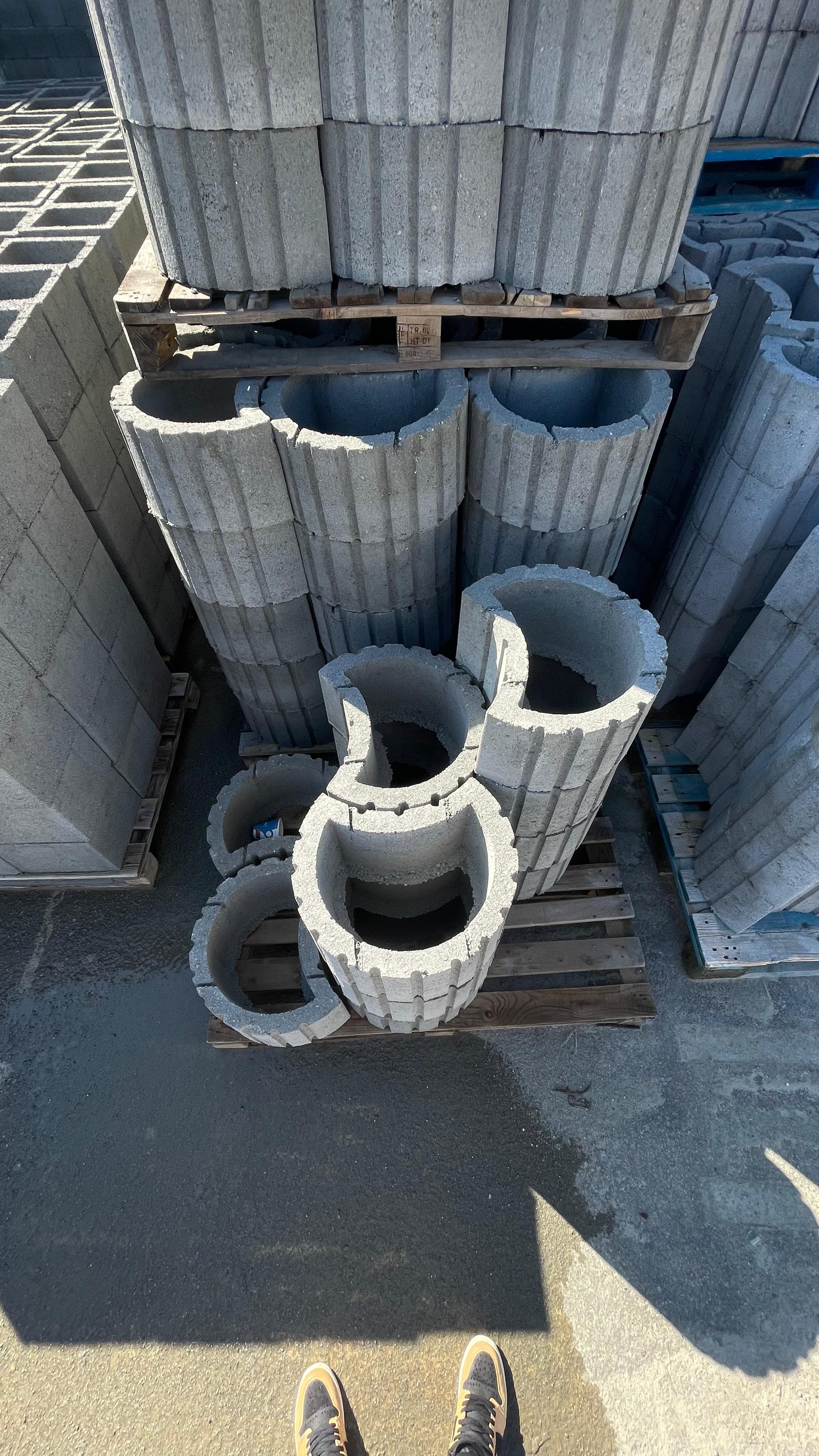 Dora jardiniere rustice piatră Mediaș — SIC Euro Arcada