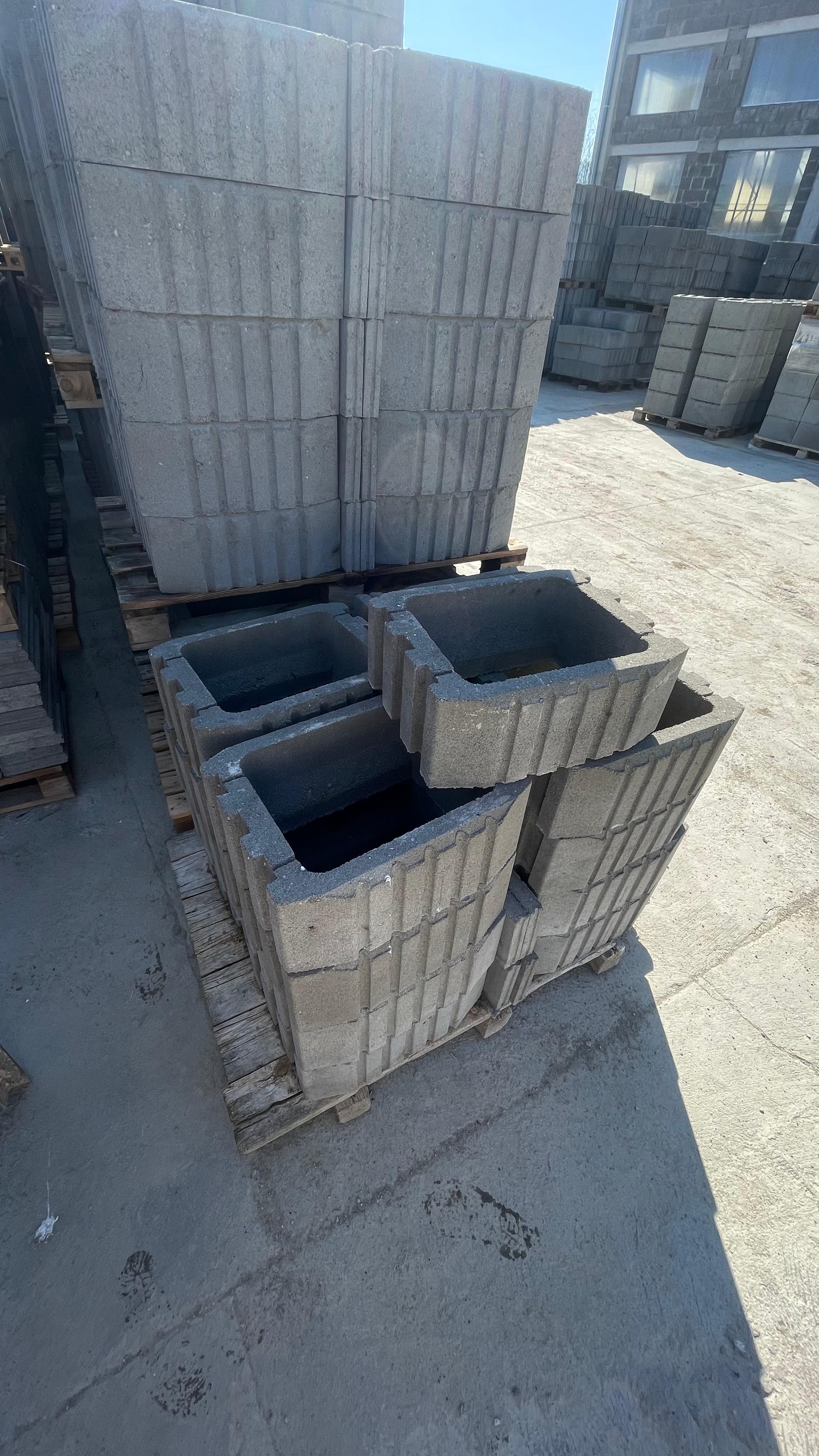 Flora jardiniere decorative grădini Mediaș — SIC Euro Arcada